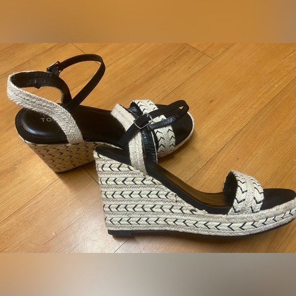 Like new torrid platform wedges size 10 - Picture 8 of 12